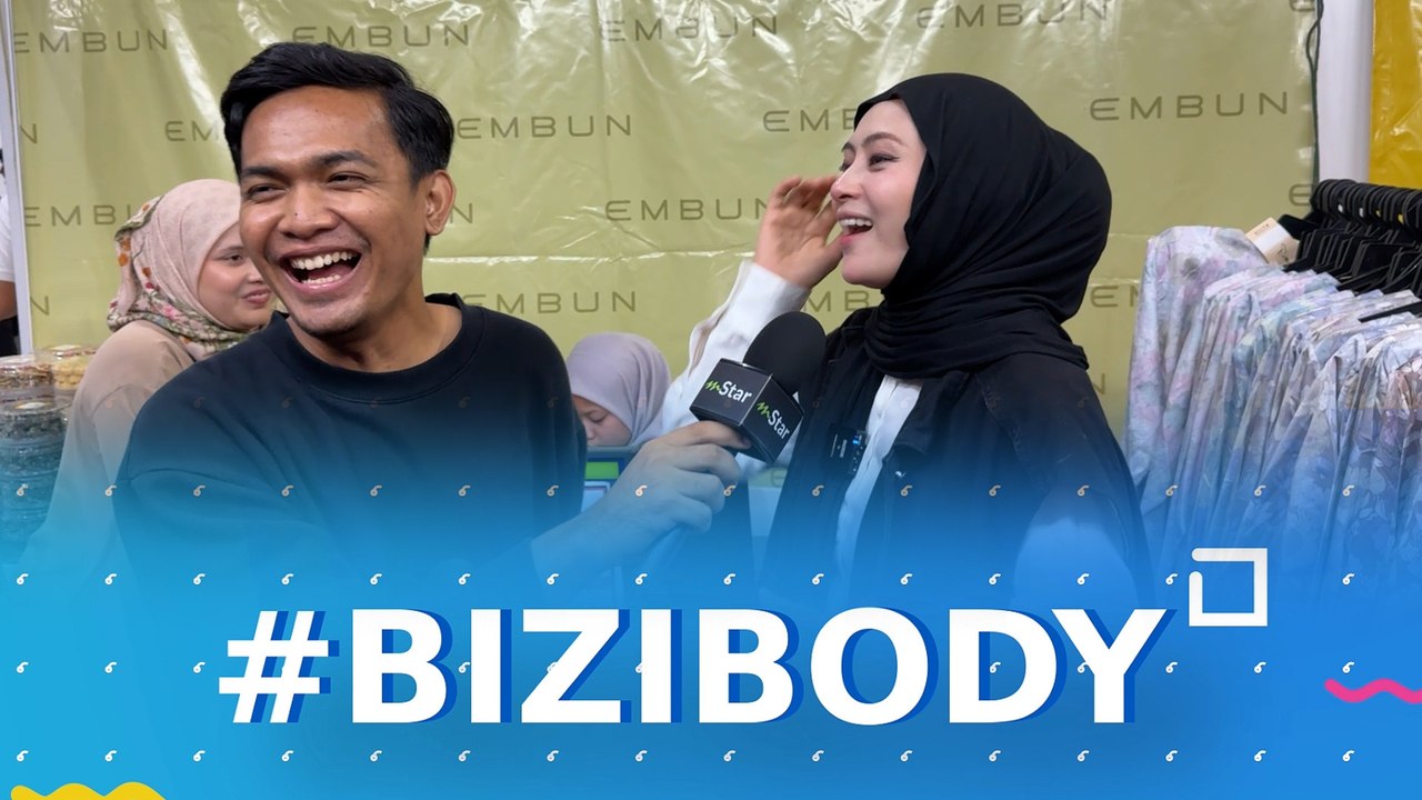 Cerianya... mStar terjah Adira di booth sibuk jual baju dan mekap