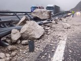 Frana in Friuli, massi cadono sulla A23: il punto della montagna dove è avvenuto il distacco