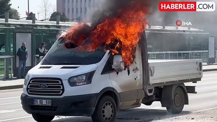 Kamyonet Yol Ortasında Alev Alev Böyle Yandı