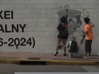 A Buenos Aires interrotta dalla polizia l'opera degli artisti dedicata a Navalny