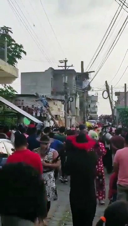 Vídeo: Homem que interpretava Jesus em Via-Sacra é eletrocutado