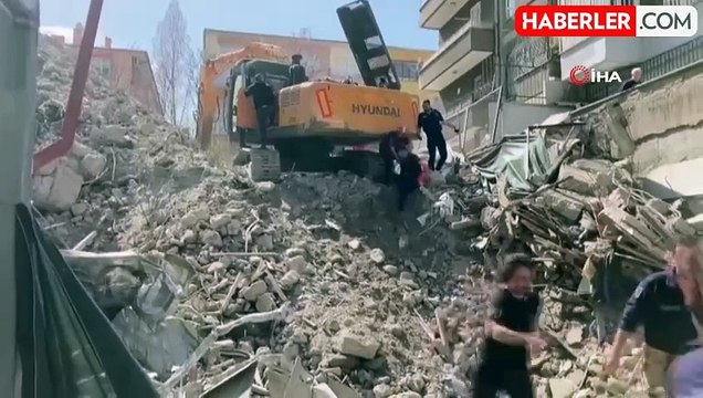 Ankara'da İstinat Duvarı Çöktü: Bir İnşaat İşçisi Hayatını Kaybetti