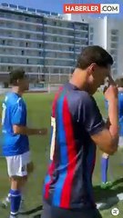 Ronaldinho'nun oğlu Mendes'in Barselona'da yeni pozisyonunda gösterdiği performansla ağızları açık bırakıyor