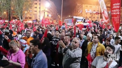 Seçim kutlamasında balkon çöktü: 1 ölü