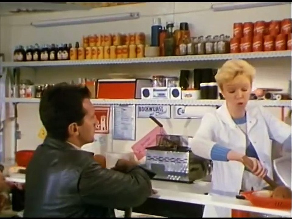 Drei Damen vom Grill - Ganze Serie - Staffel 5/Folge 13  'Oma vor Gericht' - 1984