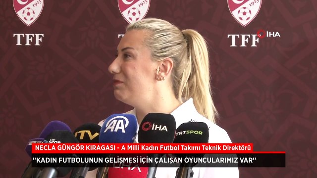 Necla Güngör Kıragası: Kadın futbolunun gelişmesi için özveriyle çalışan oyuncularımız var