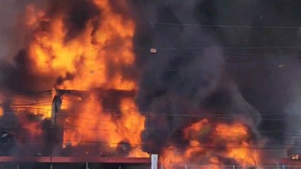 인천 석남동 가방창고에서 불...30대 남성 등 3명 다쳐 / YTN