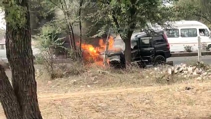 VIDEO: नई खरीदी एसयूवी ने रास्ते में पकड़ी आग, चंद मिनटों में हुई कबाड़