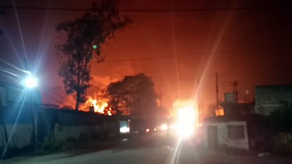 Watch the video.. बिना नाम के केमिकल उद्योग में लगी आग, दो टेंकर भी आए जद में