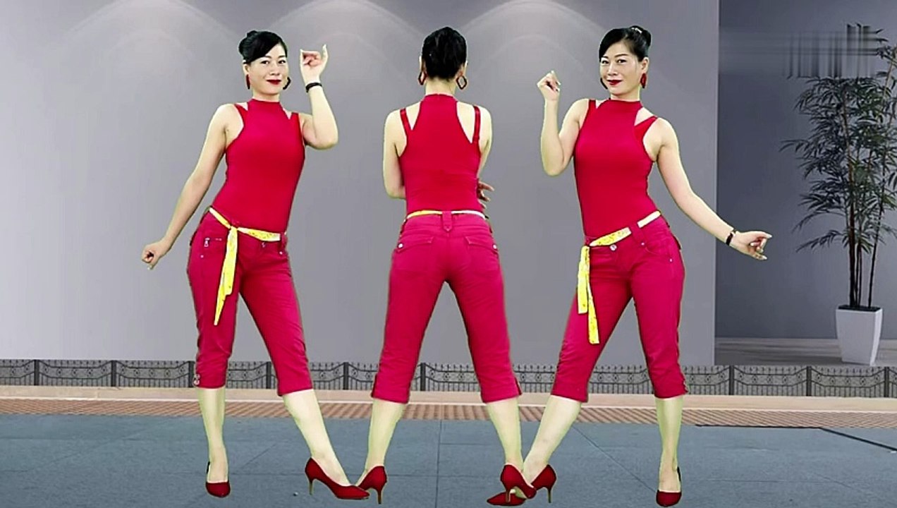 背面廣場舞《愛憂傷》歌心碎，舞好看！