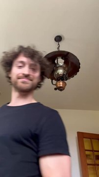 SCHOKO BON MAISON Ingrédients : 200g chocolat blanc 50 ml de lait 50g de lait en poudre 50g de noisettes 100g Chocolat noir ou au lait fondu.