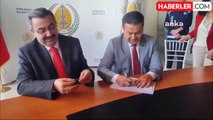 Kırkağaç Belediye Başkanı Yaşar İsmail Gedüz, resmi sonuçları beklemeden görevi devretti