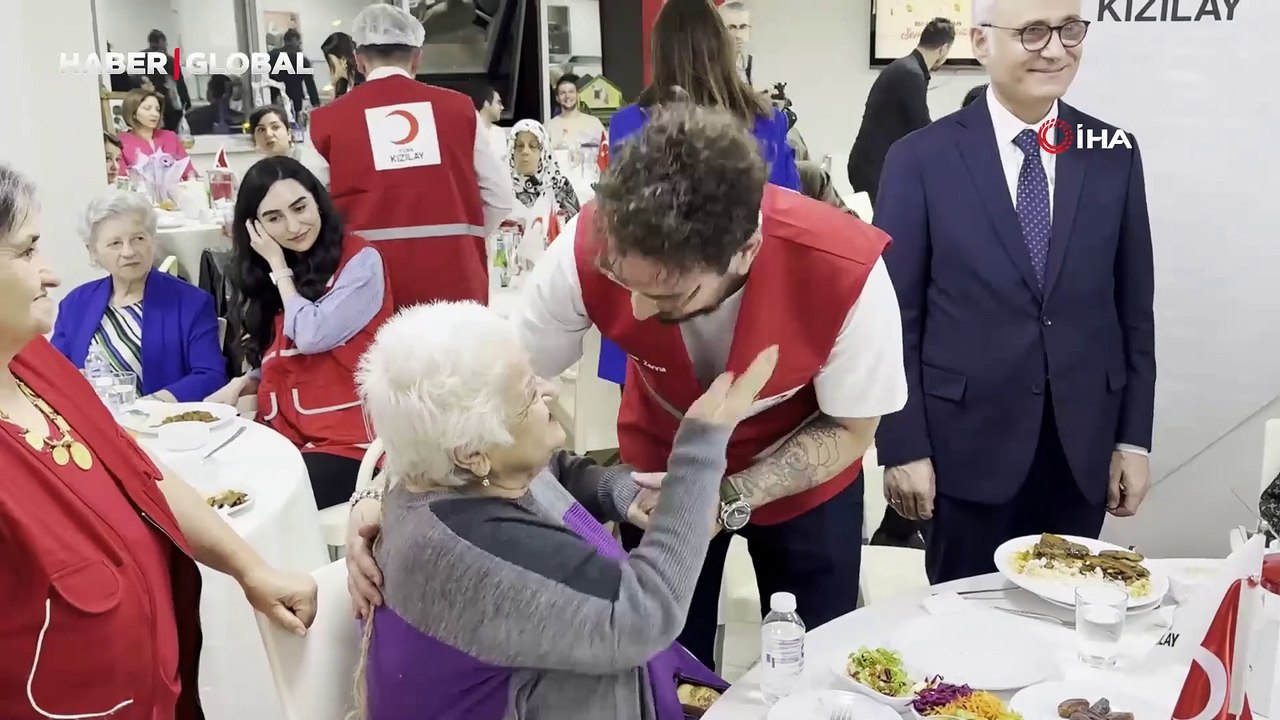 Ünlü şeften iftar sürprizi! Düzce'de gönüllere dokundu