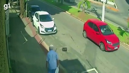 Idoso é engolido por cratera no ES