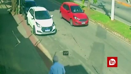 "Acidente bizarro: Médico cai em buraco e é atingido por muro em queda