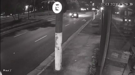 Colisão entre porsche e sandero mata motorista de aplicativo de 52 anos