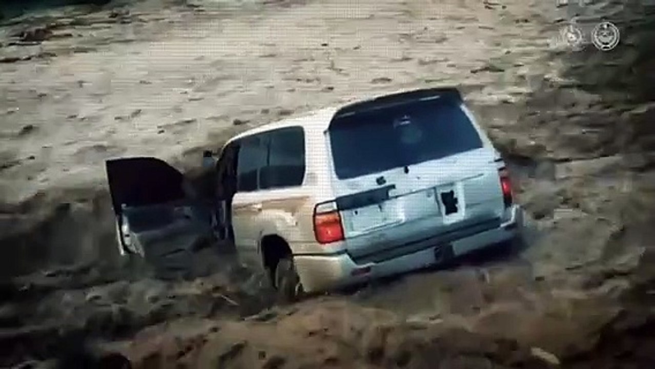 "الدفاع المدني": عبور الأودية أثناء جريانها مخالفة مرورية تصل إلى10  آلاف ريال