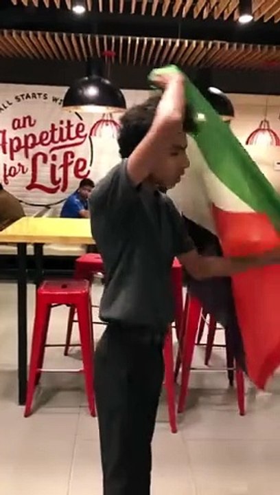 Hum Log Behis Or Begarat Ho Chukay Hain | We people have become insensitive and heartless... if someone dies then what do we do with him... we just have to fill our belly with branded food... we need someone to live for it. Or what did the dead do to us?