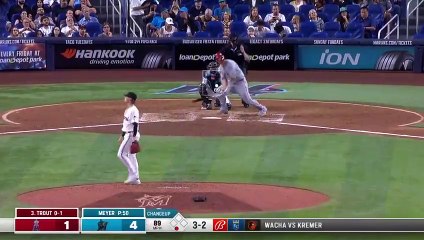 ¡Mike Trout conectó su segundo cuadrangular de la campaña!