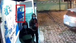 VIRAL Komplotan maling bobol toko laptop di Gito Gati Sleman aksinya terekam CCTV #viral