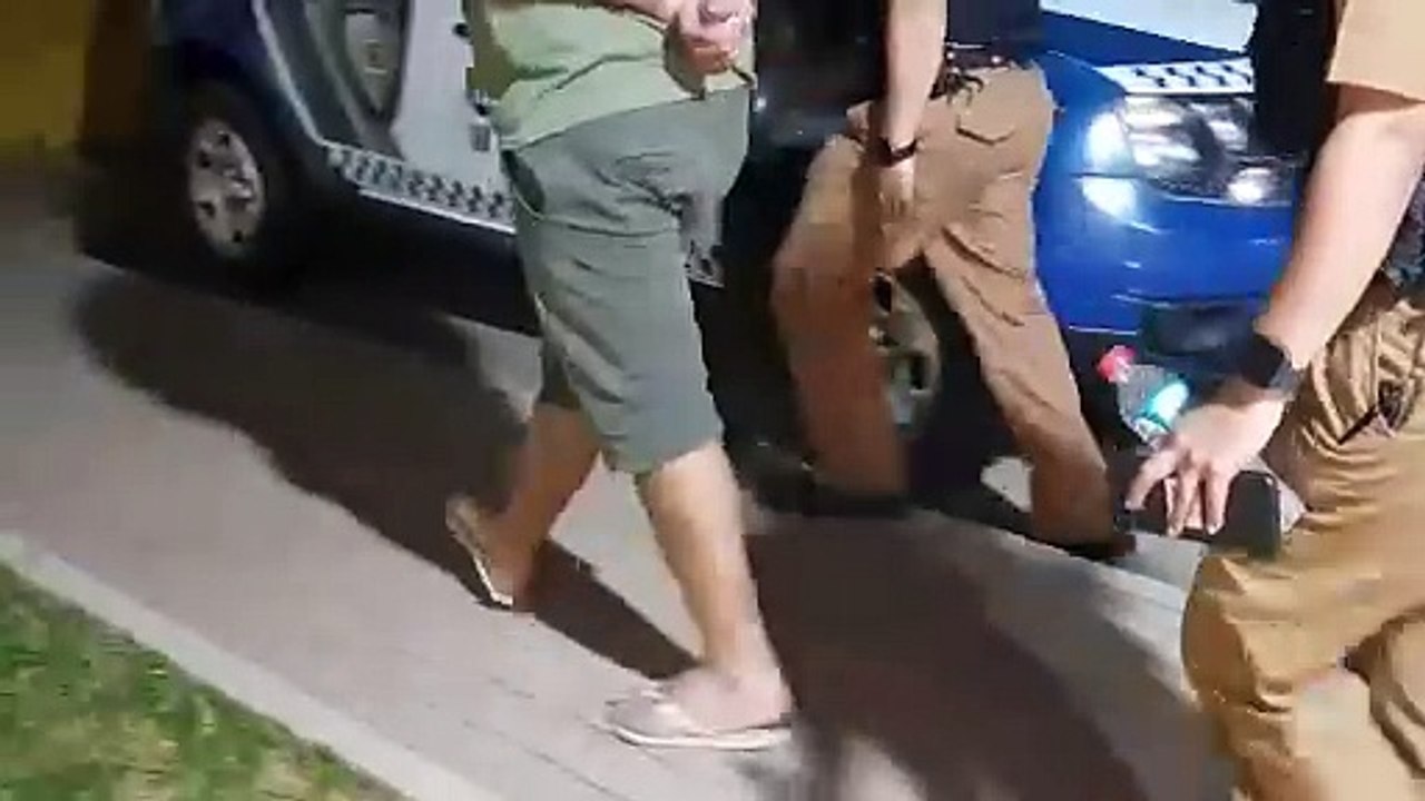 "Machão de cozinha" é detido após ameaçar companheira com faca