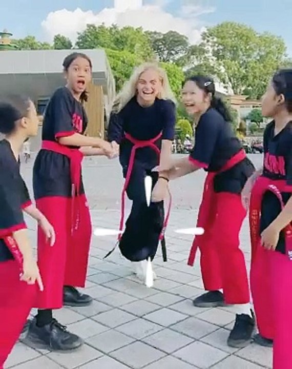 The way she joined No one expected that! #viral #dance #indonesia #travel