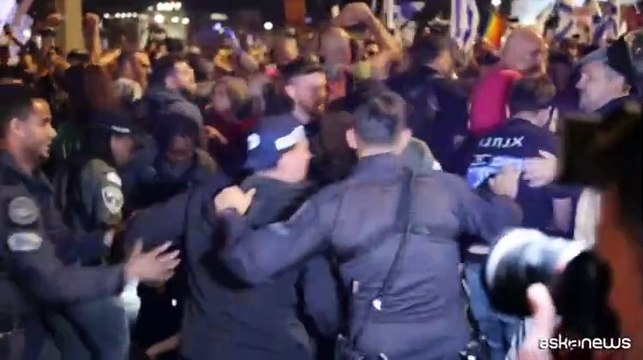 Israele, proteste e scontri alle manifestazioni contro Netanyahu