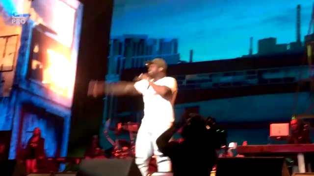 Eminem ft. 50 Cent (LIVE) - Patiently Waiting, In Da Club, I Get Money