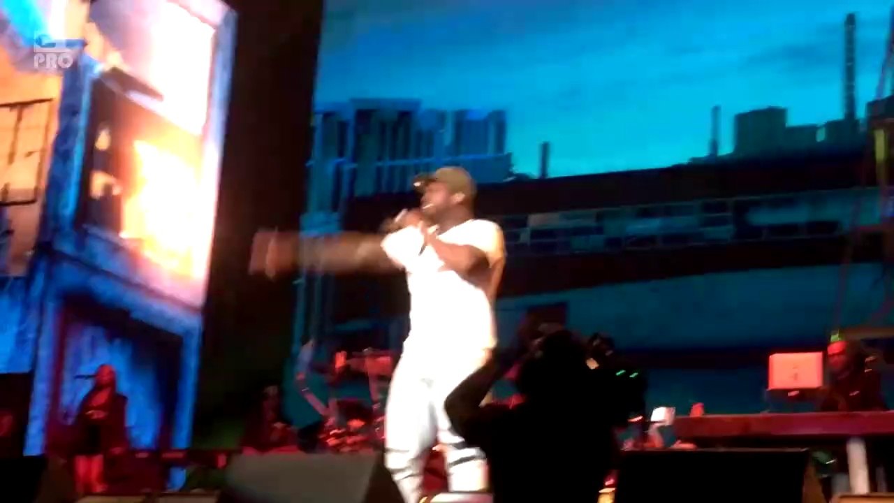 Eminem ft. 50 Cent (LIVE) - Patiently Waiting, In Da Club, I Get Money