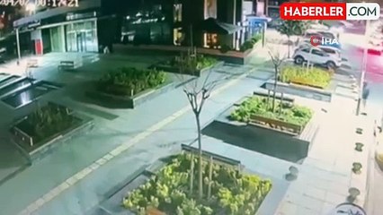 Başakşehir'de el bombalı saldırı anı kamerada