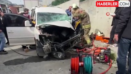 Feci kazada aracın motoru yola fırladı: O anlar kamerada