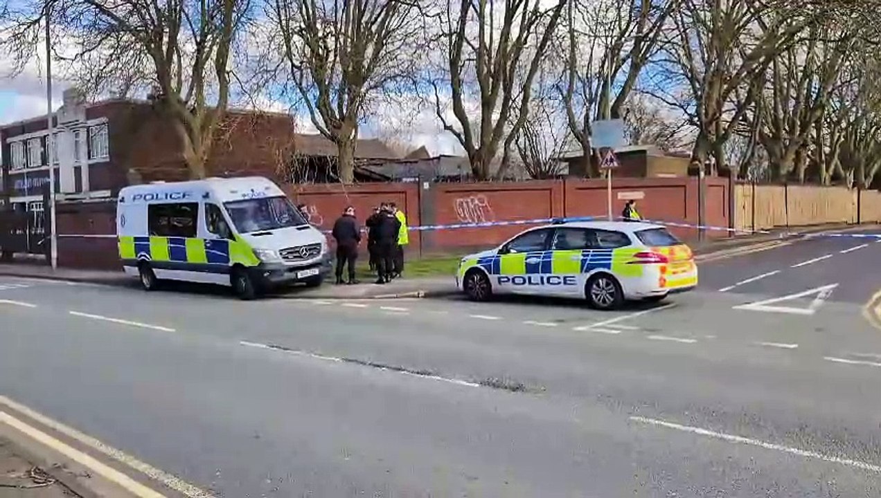 Police stand-off in Bilston