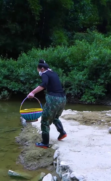 Piles of golden clams, oversized golden pearls