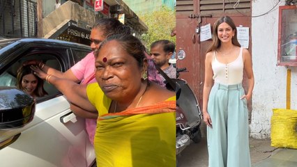 Kriti Kharbanda Receives Heartwarming Blessings from Transgender Community 🌟