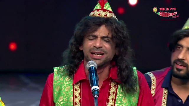 Qawali, Sunil Grover Style At Royal Stag !!