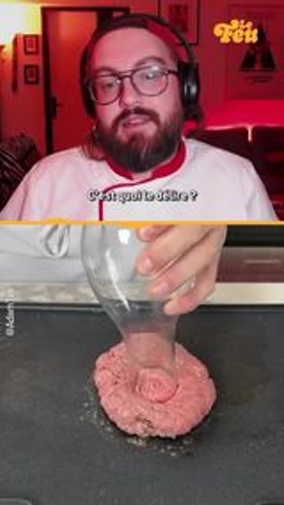 Mais que fait-il avec son burger ?? 