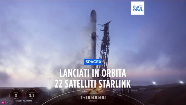 SpaceX di Elon Musk lancia 22 satelliti Starlink: la disputa con Tim in Italia per internet veloce