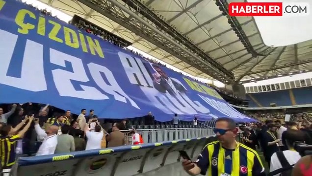 Tarihi güne damga vuran an! Kongre üyelerinden çok konuşulacak Ali Koç pankartı