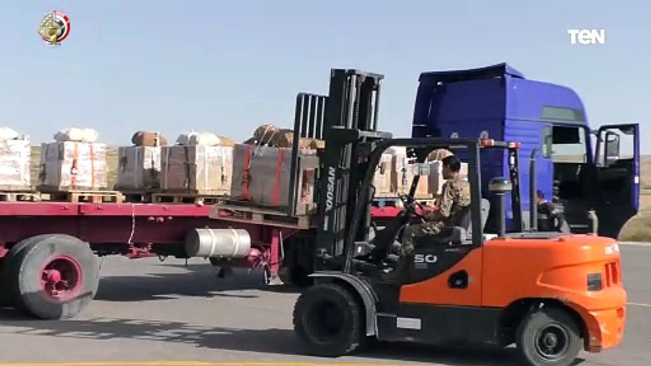 مصر تواصل أعمال الإسقاط الجوى للمساعدات الإنسانية والإغاثية على شمال قطاع غزة