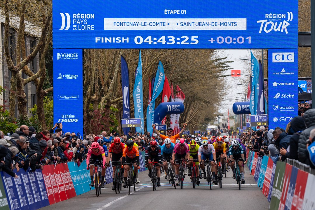 Cyclisme - Région Pays de la Loire Tour 2024 - Marijn van den Berg s'offre la 1ère étape au sprint... et à la photo-finish !