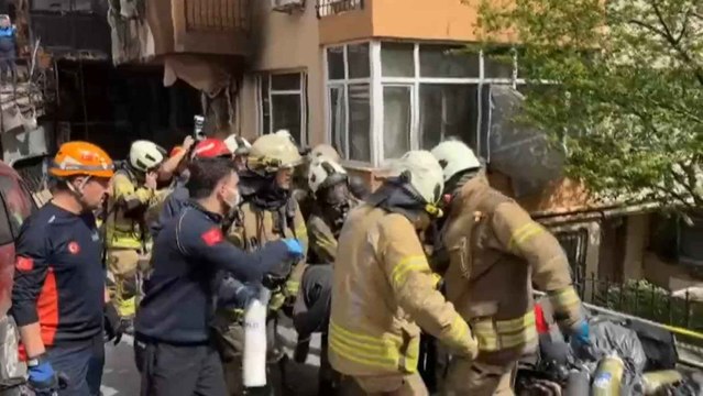 Suben a 29 los muertos en un incendio en obras de una macrodiscoteca en Estambul.