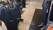Une cliente engloutie dans le sol d'un centre commercial en Chine