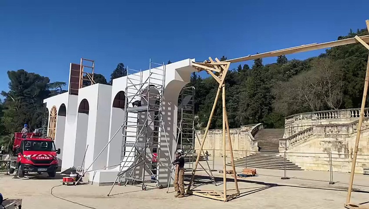 Un aqueduc et un pont du Gard.. aux jardins de la Fontaine à Nîmes