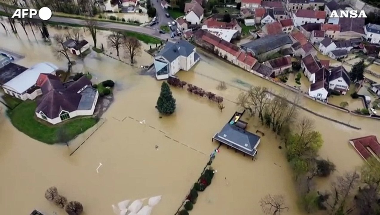 Maltempo in Francia, alluvioni e inondazioni: residenti evacuati