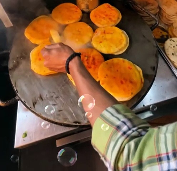 छोले कुलचे बेचकर बने ज़ीरो से हीरो | Indian Street Food #shortsfeed #viral #shorts #streetfood #food