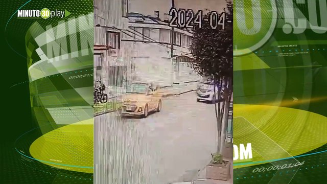 Muy parada! Mujer evitó que le robaran su moto dos hombres armados en Bogotá