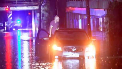 Swimmers cautioned to avoid the Yarra River and Port Phillip Bay