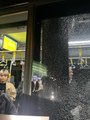 Küçükçekmece'de otele uzun namlulu silahla saldırı; seken mermi metrobüse isabet etti