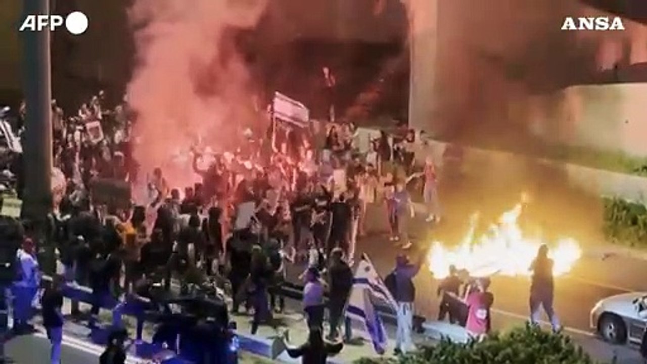 Gerusalemme, nuova protesta contro Netanyahu: s...