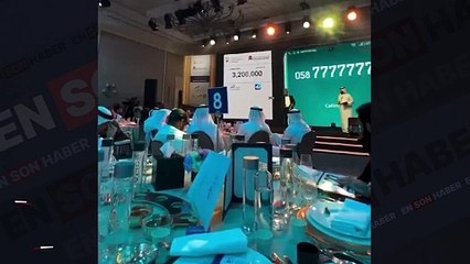 Dubai'de telefon numarası 871 bin dolara satıldı